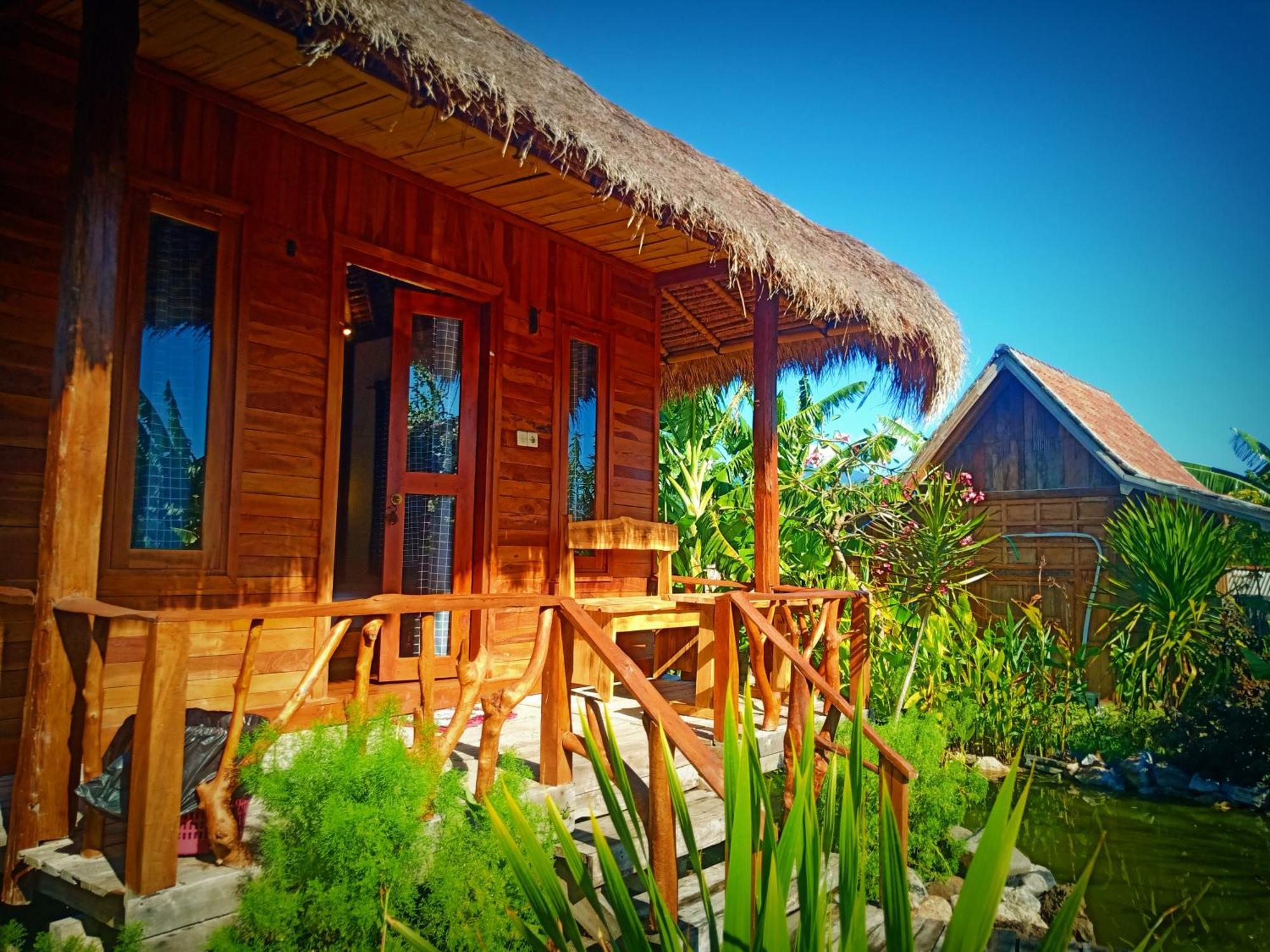 Umah Kayu 2-Menjangan Homestay Banyuwedang Kültér fotó
